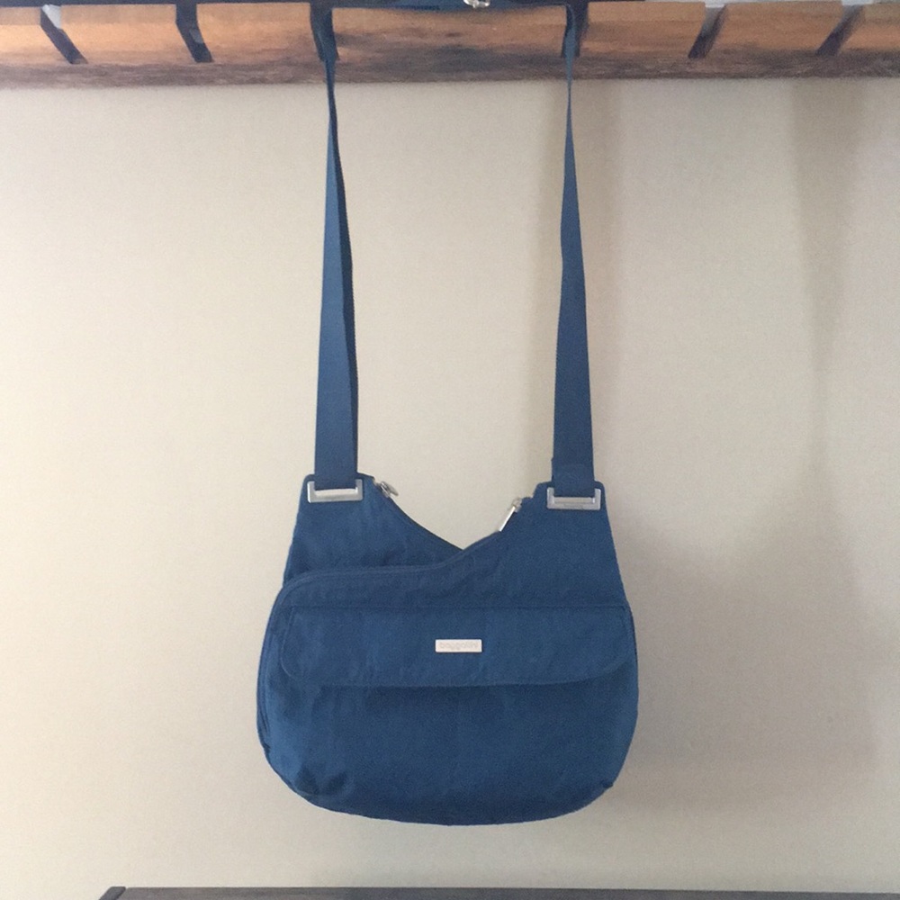 Baggallini cross body bag